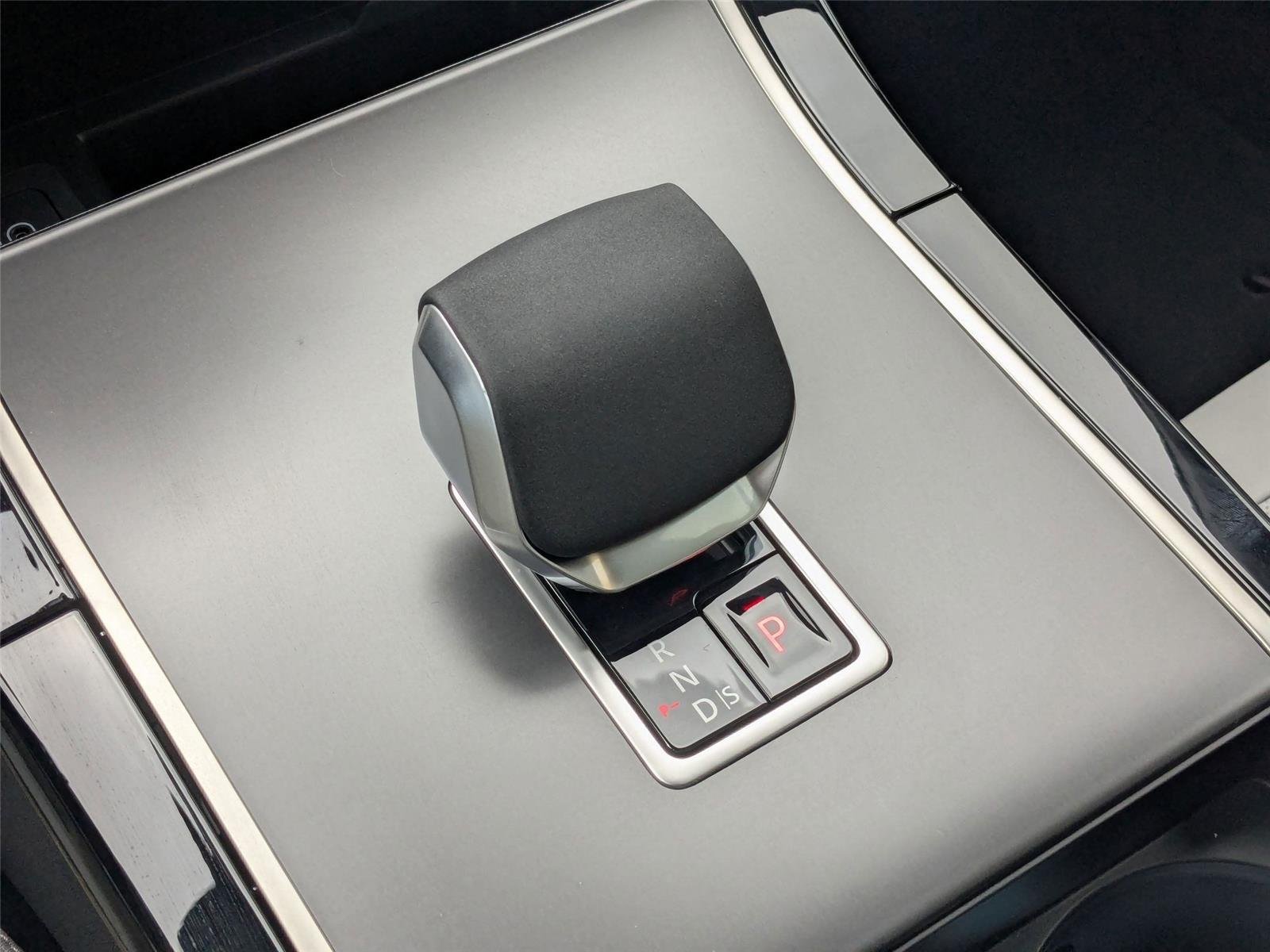 Used 2026  Land Rover S image 22