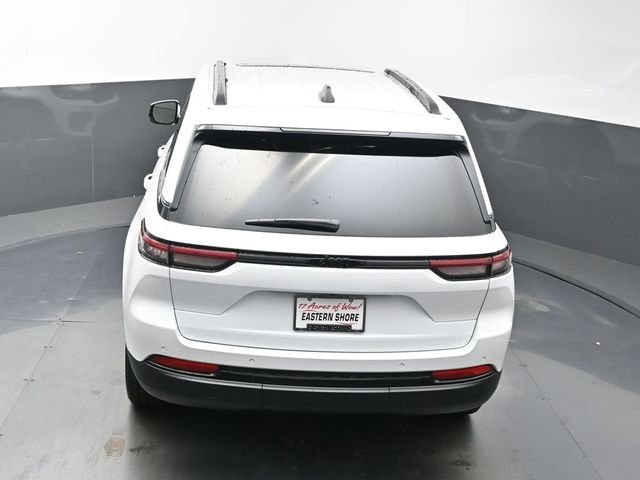Used 2025 White Jeep Altitude X image 57