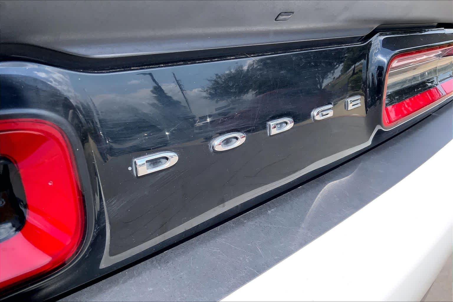 Used 2023 White Knuckle Clearcoat Dodge R/T Scat Pack image 31