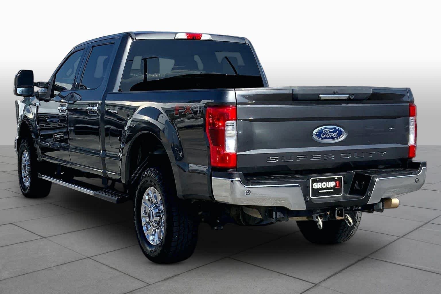 Used 2018 Magnetic Metallic Ford XLT image 12