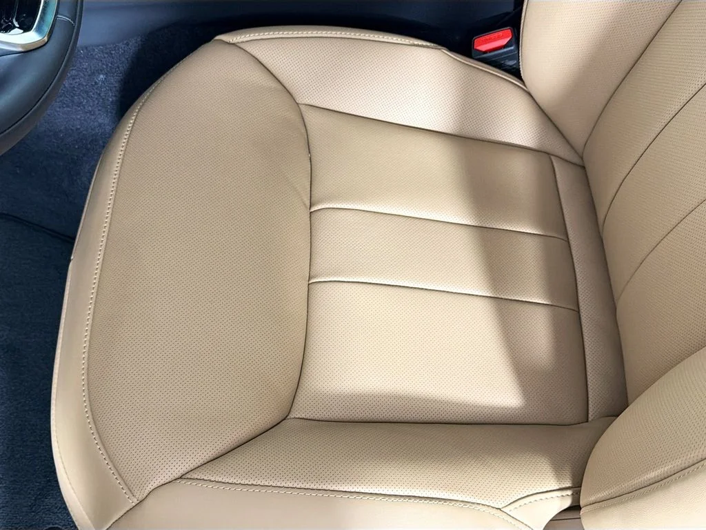 New 2026 Varesine Blue Land Rover SE image 20