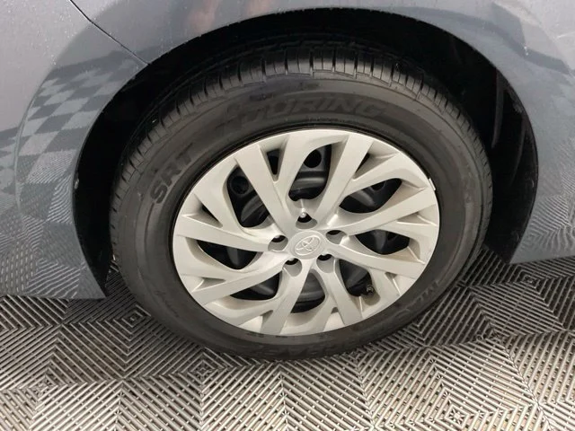Used 2018 Gray Toyota LE image 39