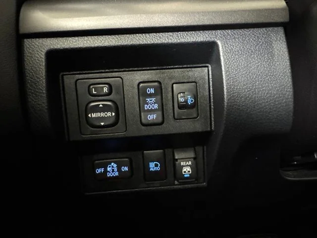 Used 2019 Magnetic Gray Metallic Toyota SR5 image 18