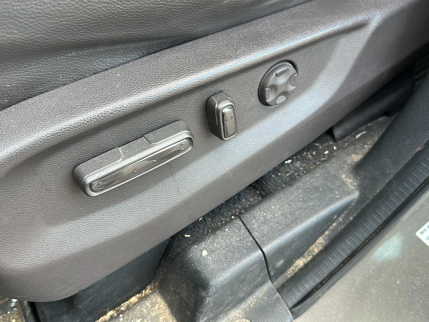 Used 2018 Pacific Pewter Metallic Honda Touring image 12