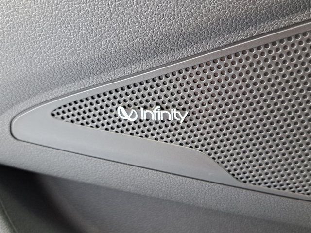 Used 2018 Silver Hyundai Limited image 22