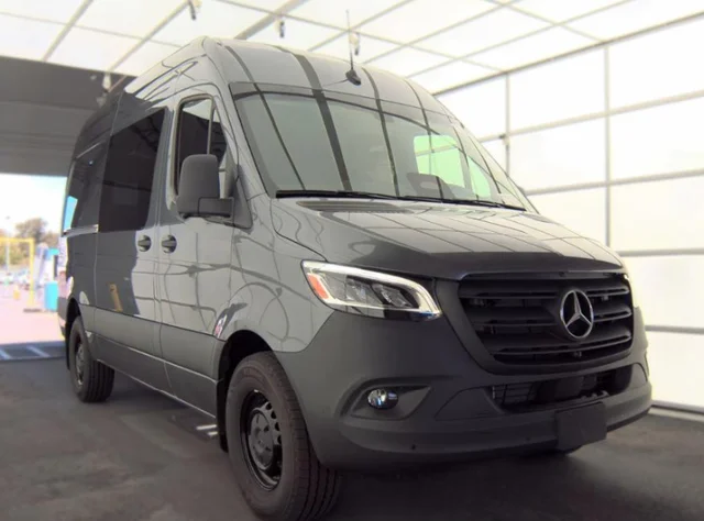 2026 Mercedes-Benz Sprinter 2500 Crew 144 WB