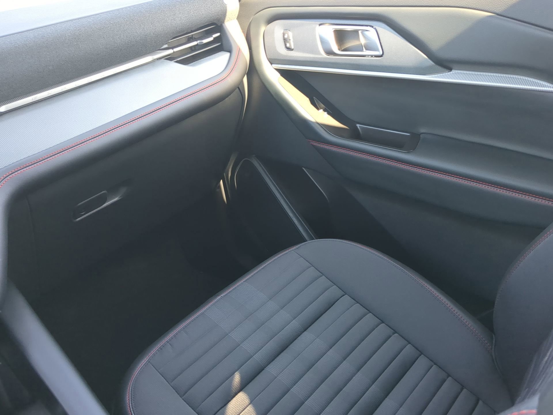 New 2026 Agate Black Metallic Ford ST-Line image 51