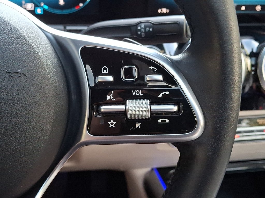 Used 2023 Blue Mercedes-Benz GLA 250 image 22