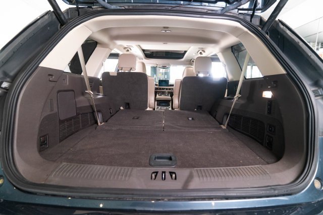Used 2022 Blue Lincoln Grand Touring image 41