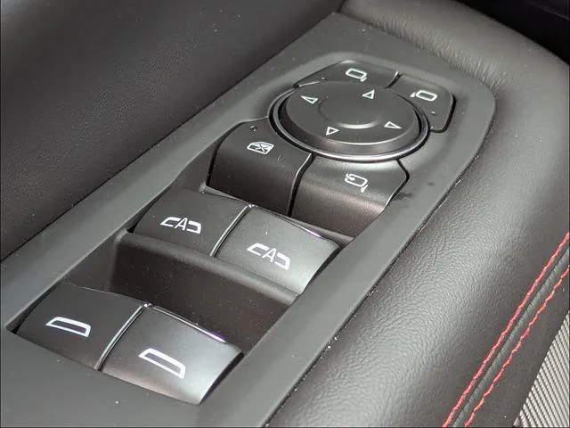 2026 GMC Yukon AT4 Ultimate - Photo 30