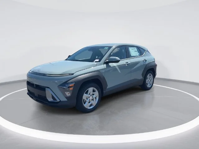 Used 2027 Green Hyundai SE image 4