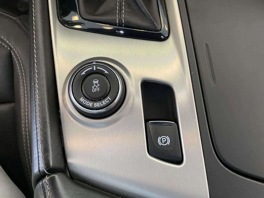 Used 2015 ARCTIC WHITE Chevrolet Z06 3LZ image 21