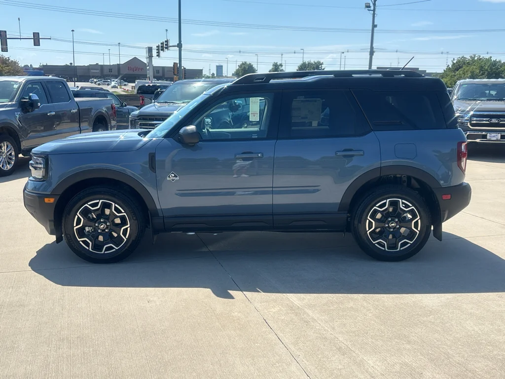 New 2026 Azure Gray Metallic Tri-Coat Ford Outer Banks® image 7
