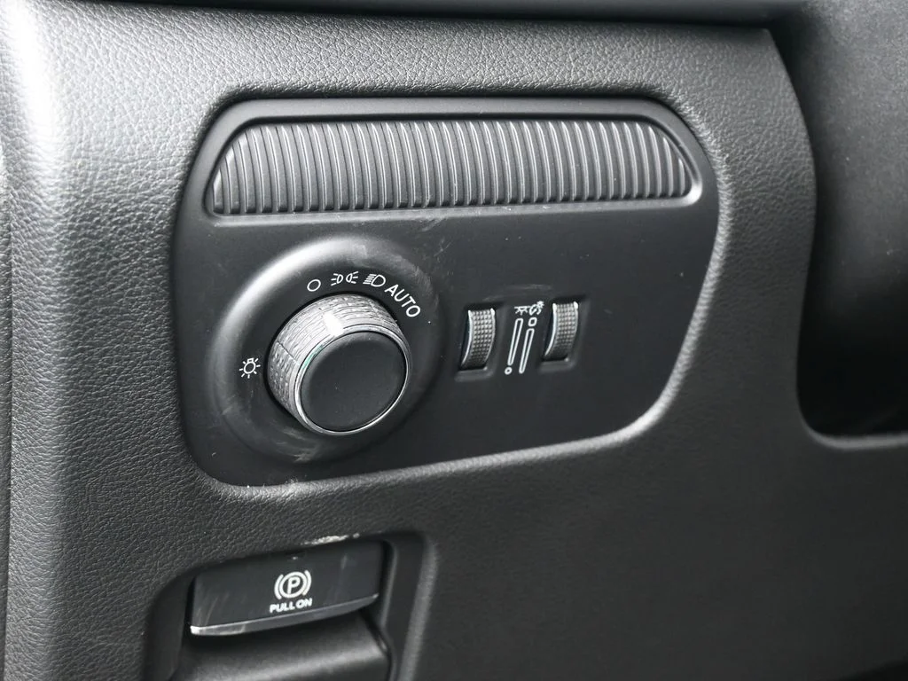 New 2026 High Gloss Black Exterior Paint Jeep Limited Altitude image 15