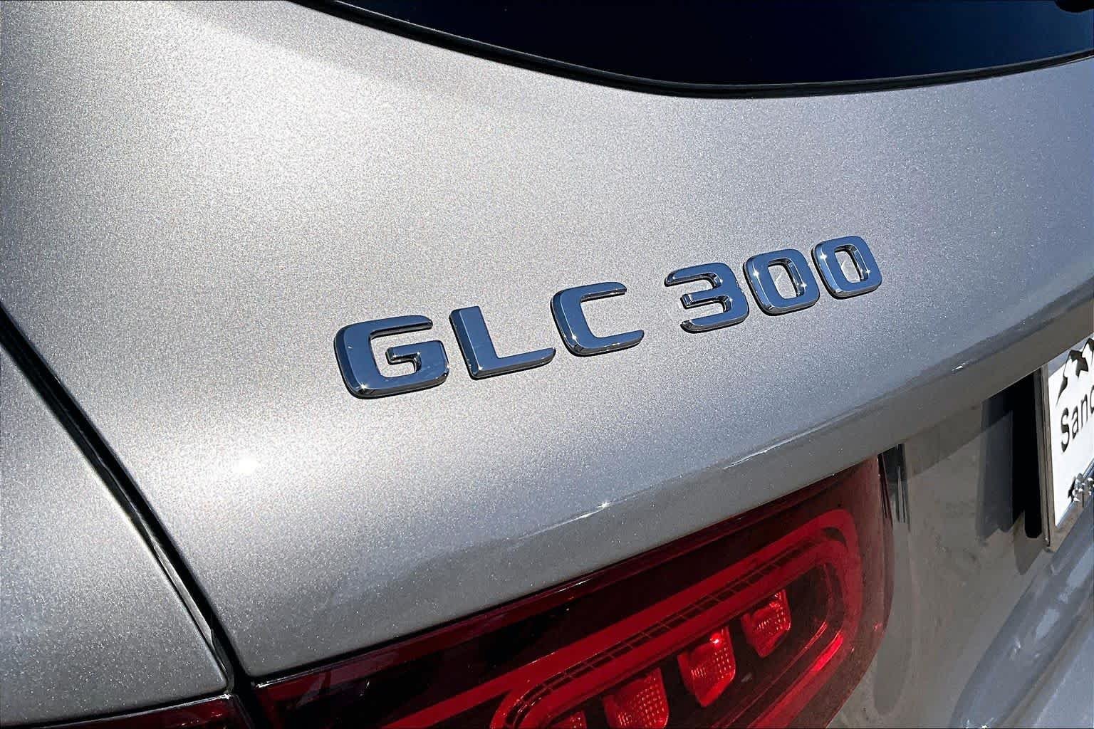 Used 2022 Mojave Silver Metallic Mercedes-Benz GLC 300 image 28