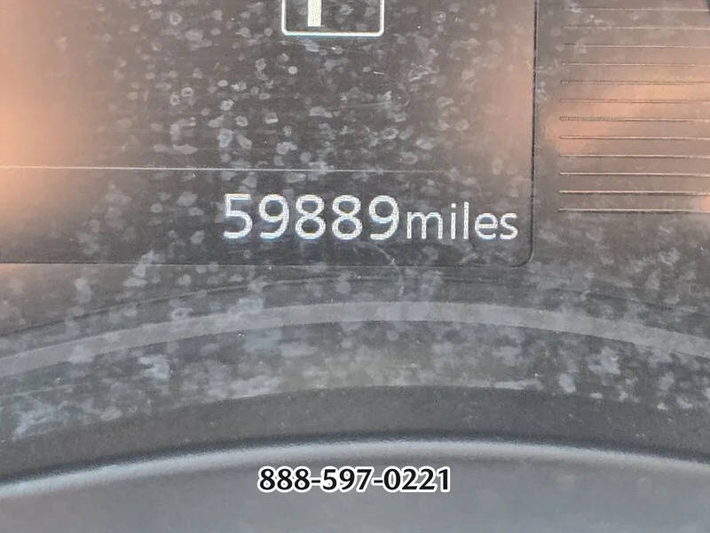 Used 2022 Aspen White NISSAN SR image 30