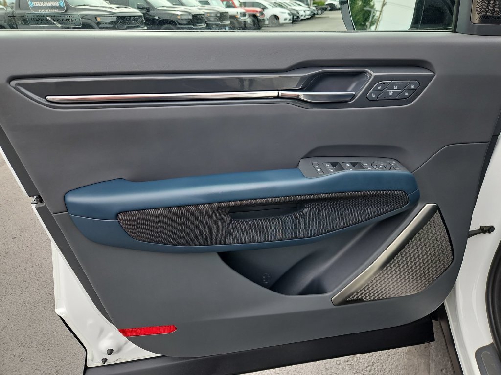 Used 2024 Snow White Pearl Kia GT-Line image 10