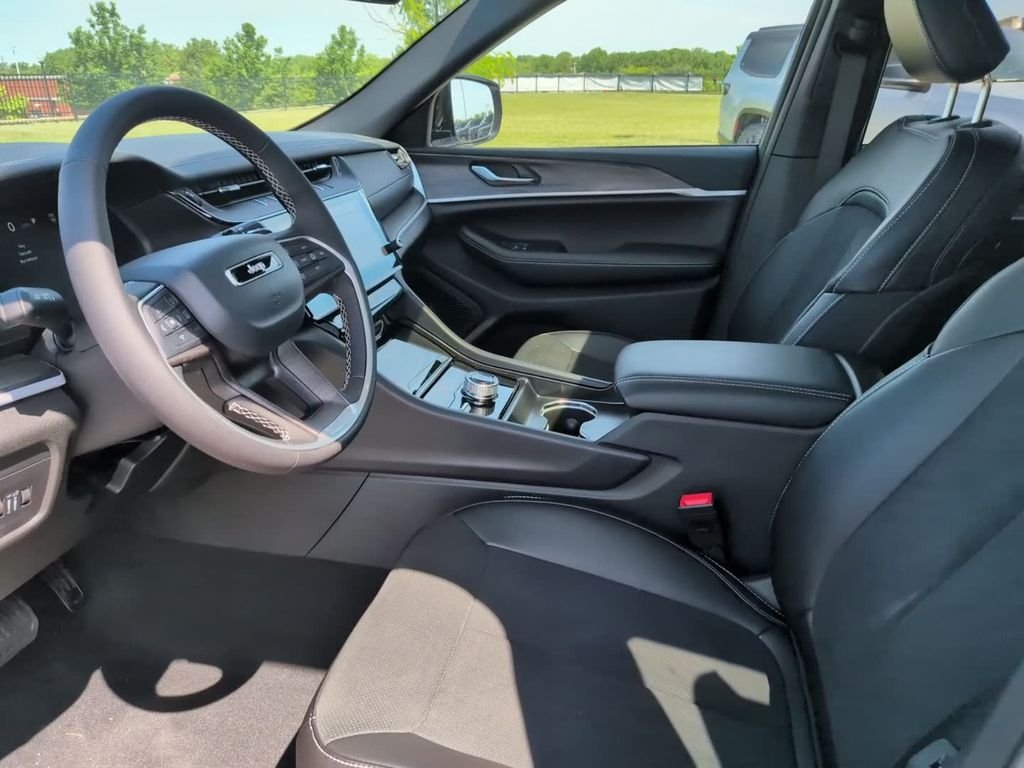 New 2026 White Jeep Altitude image 20