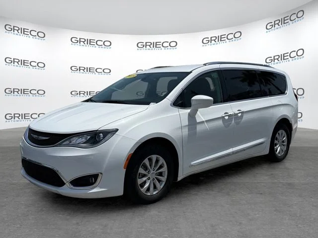 Used 2018 White Chrysler Touring L Plus image 3