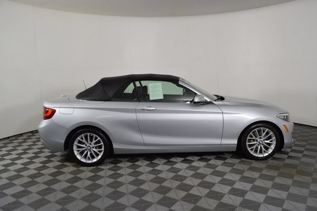 Used 2016 Silver BMW xDrive image 13