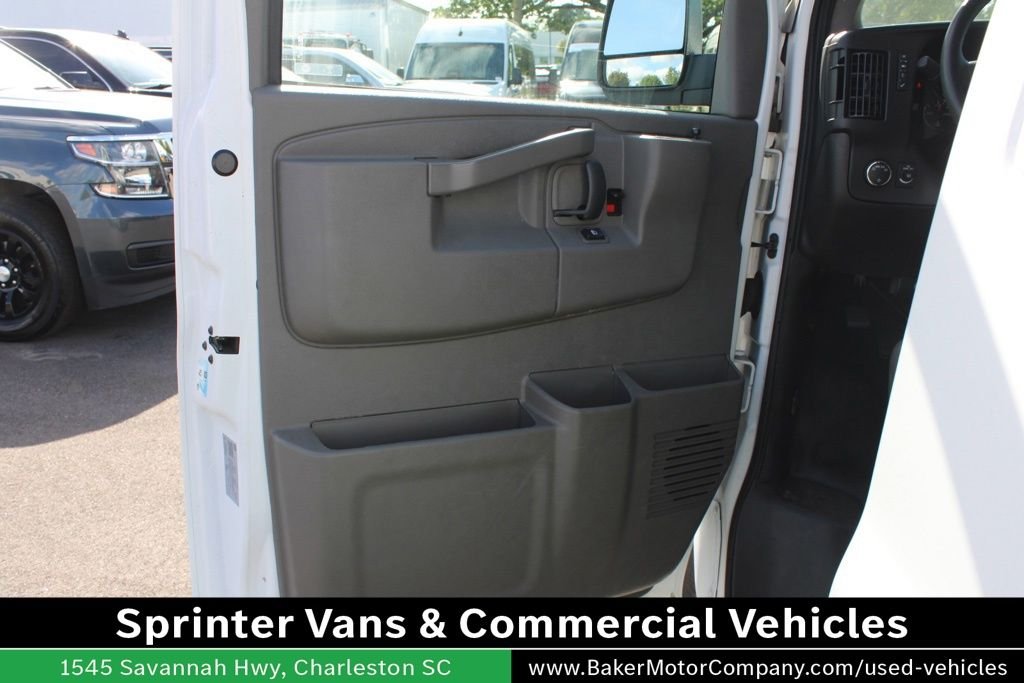 2023 GMC Savana Cargo Work Van - Photo 23