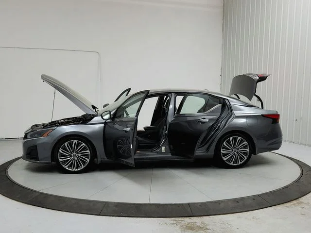 Used 2023 Gray Nissan 2.5 SL image 12