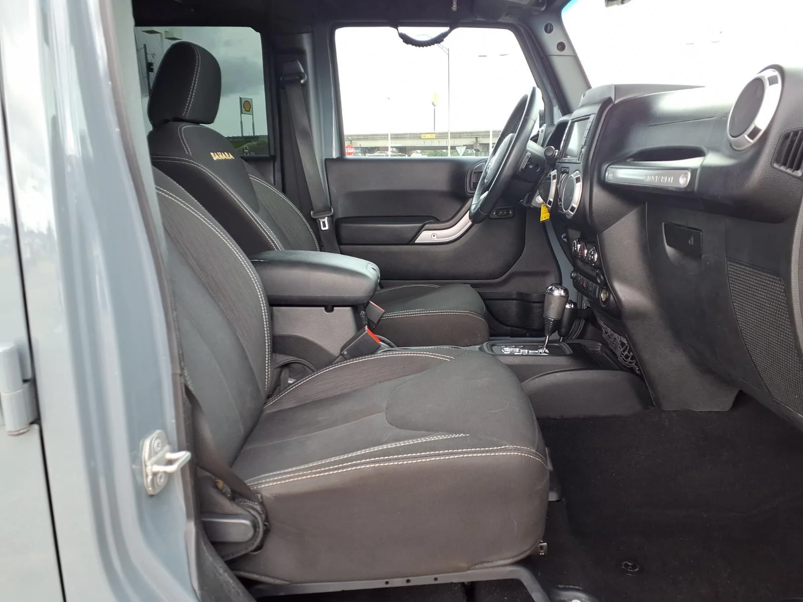 Used 2014 Gray Jeep Unlimited Sahara image 13