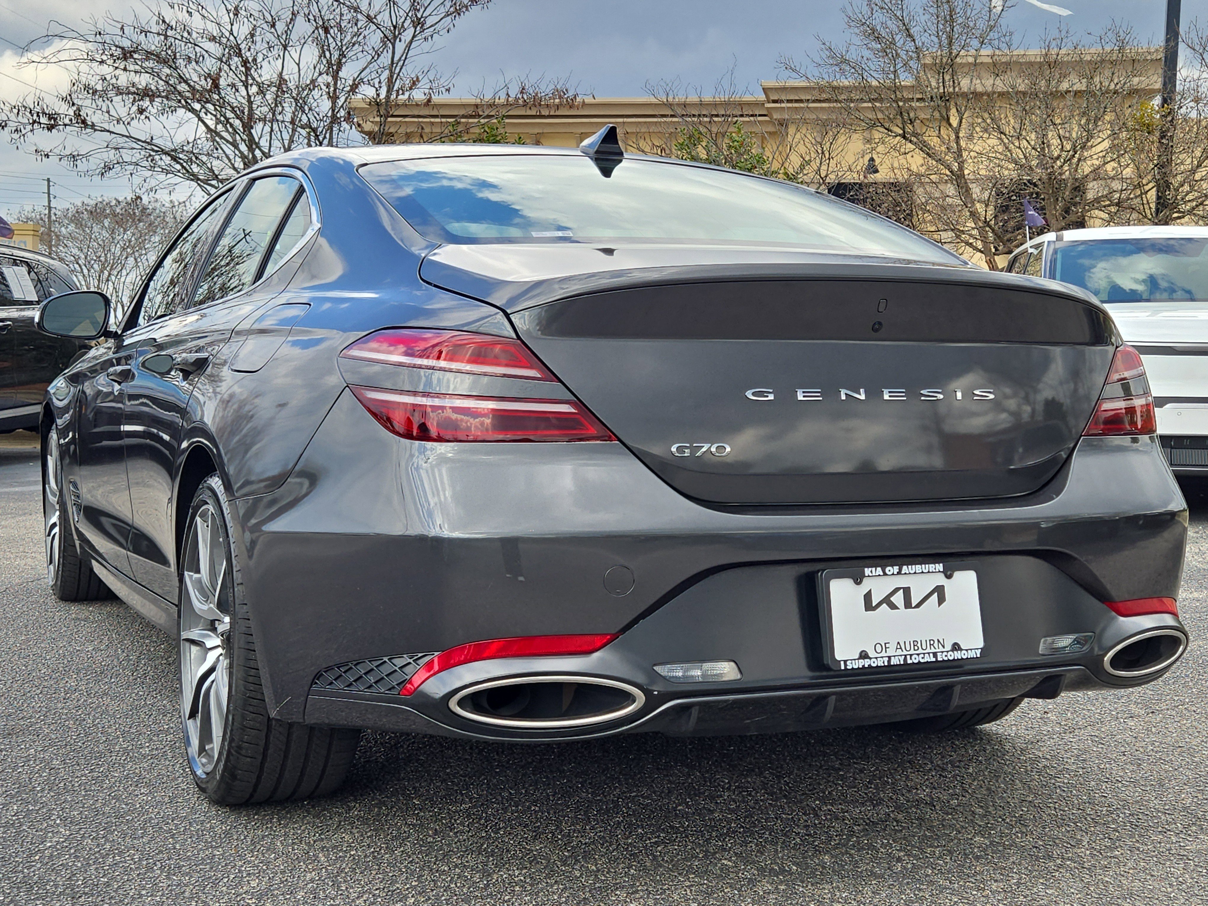 2025 GENESIS G70 Standard - Photo 9