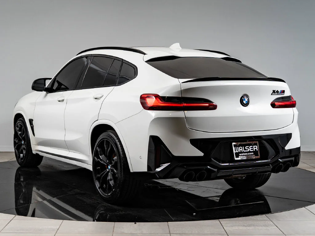 Used 2024 Alpine White BMW  image 6