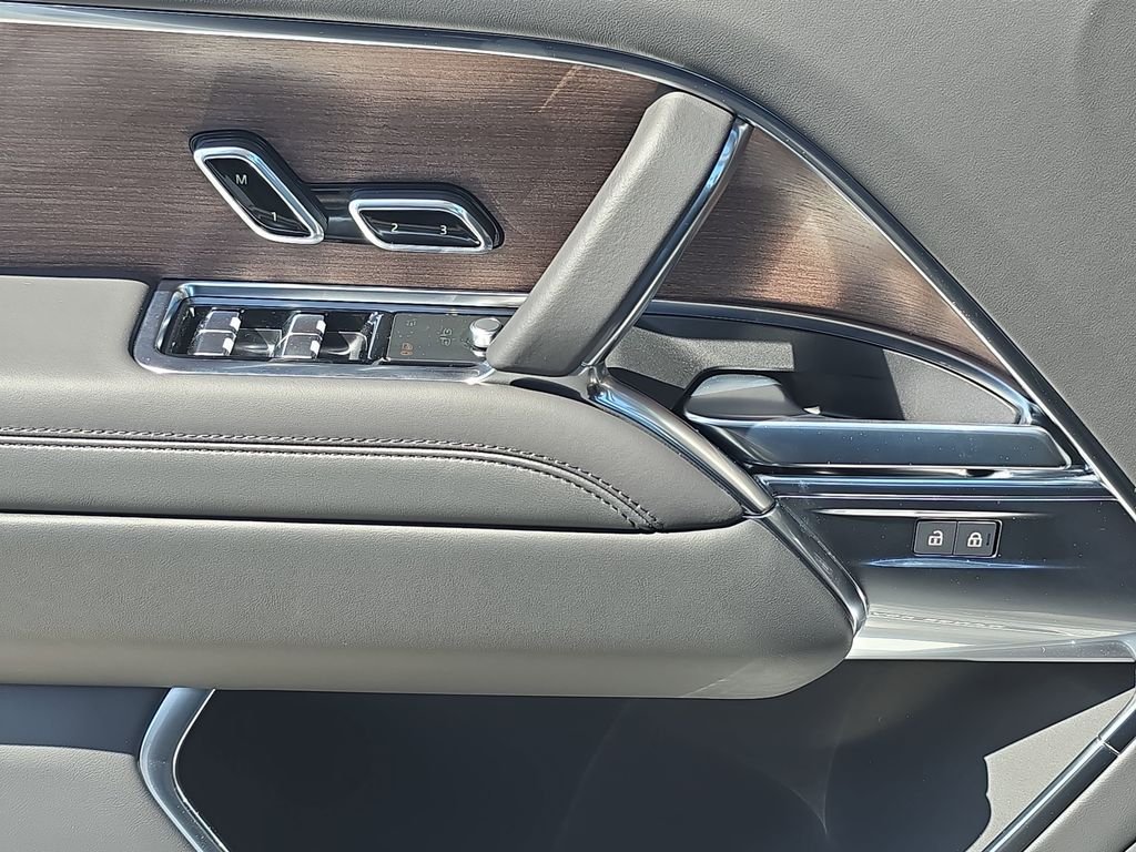 New 2026 Fuji White Land Rover SE LWB image 30
