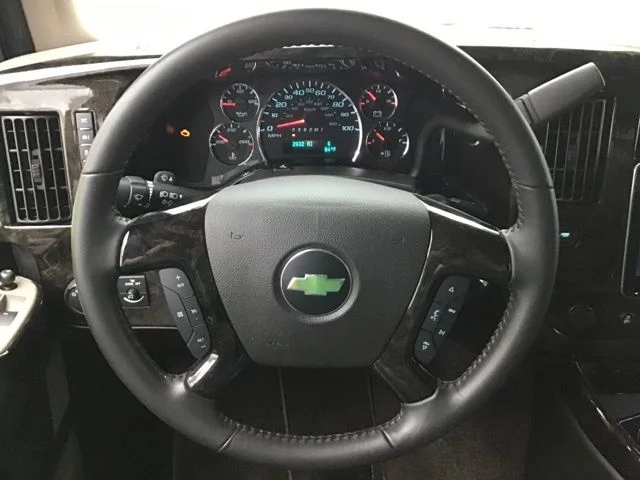 Used 2023 Red Chevrolet Explorer Limited SE image 23