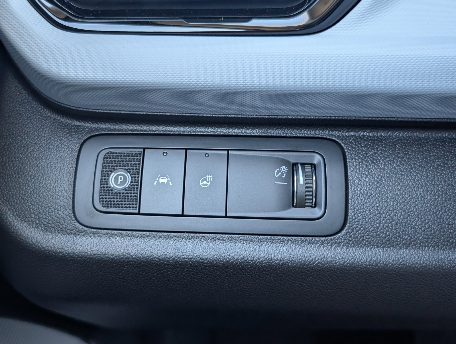 2027 Chevrolet Bolt RS - Photo 21