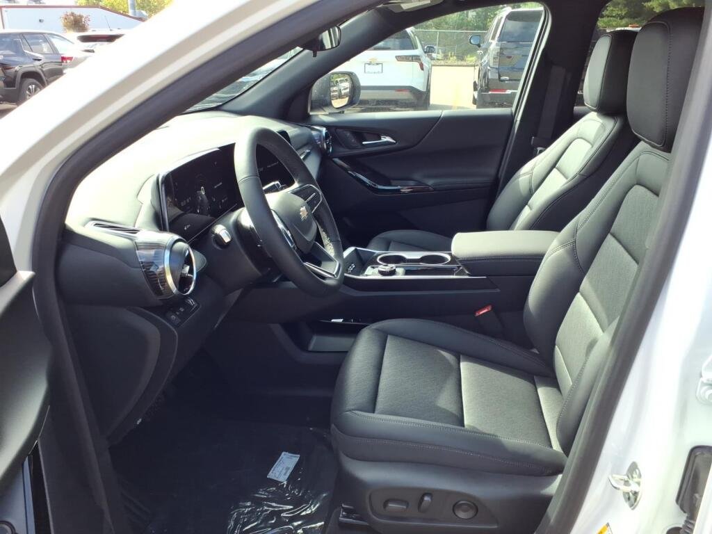 New 2027 Summit White Chevrolet FWD LT image 7