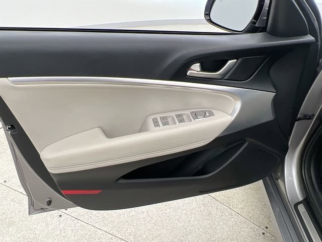 2024 GENESIS G70 Standard - Photo 21