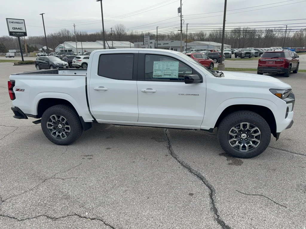 New 2026 Summit White Chevrolet Z71 image 7