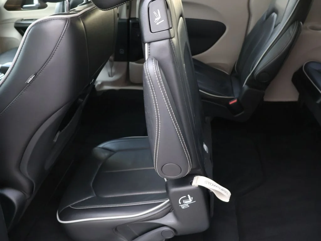2024 Chrysler Pacifica Limited - Photo 15
