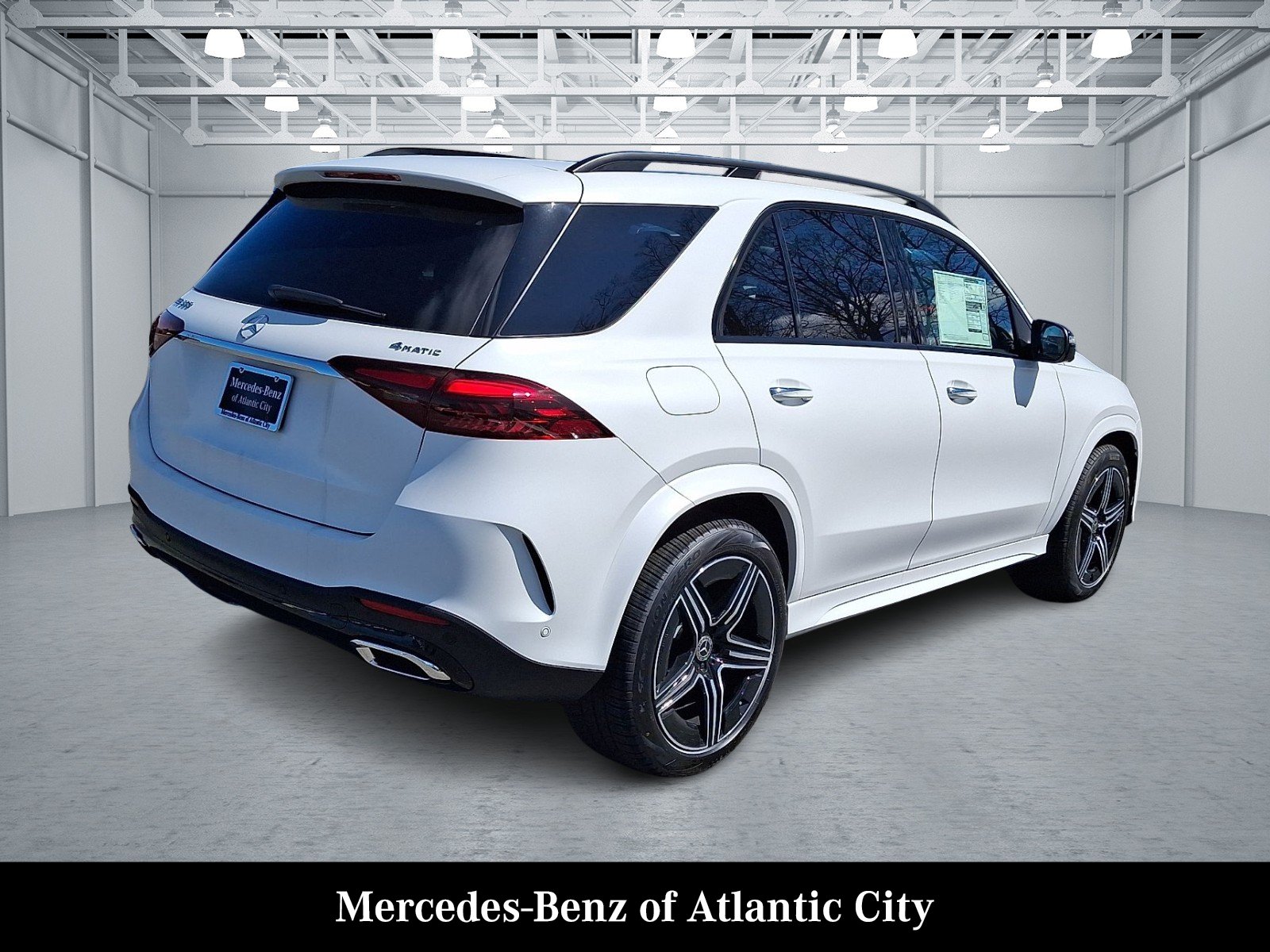 New 2026 MANUFAKTUR Moonlight White Magno Mercedes-Benz GLE 350 image 4