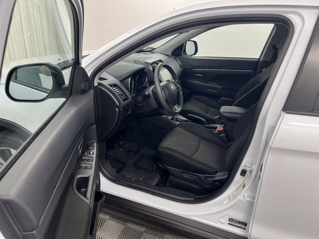 Used 2026 White Diamond Mitsubishi 2.0 ES image 12