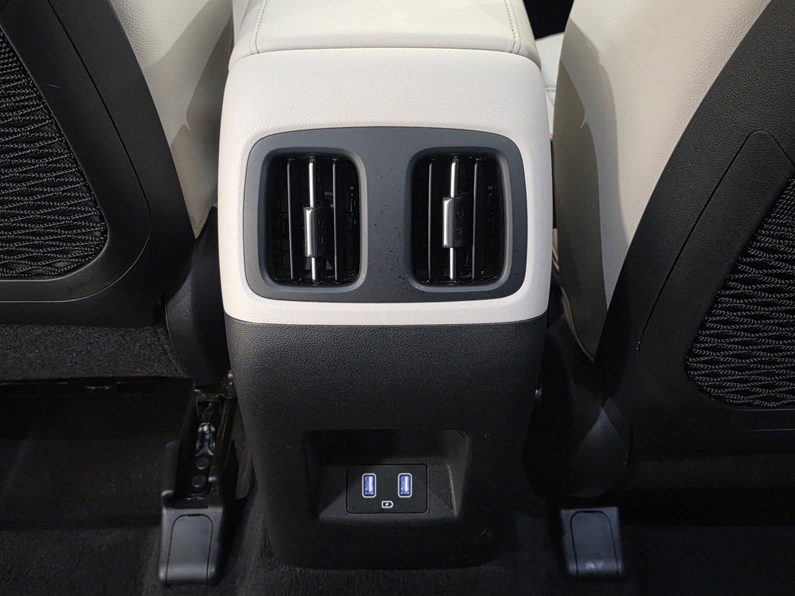 Used 2023 Phantom Black Hyundai Limited image 16