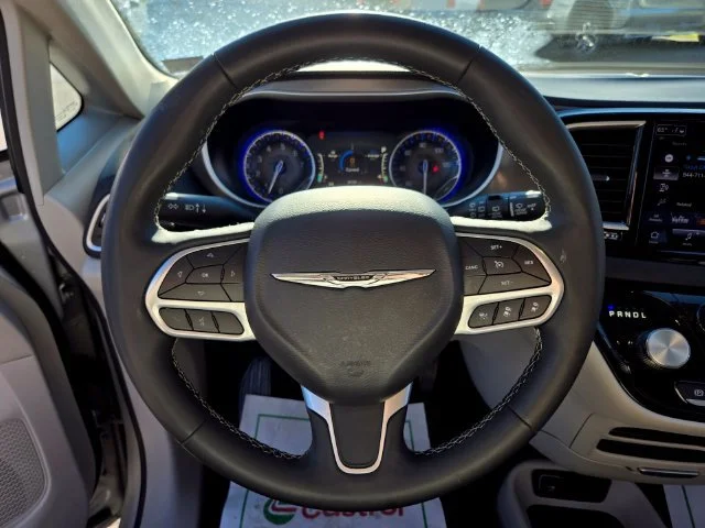 Used 2024 Silver Chrysler Touring L image 29