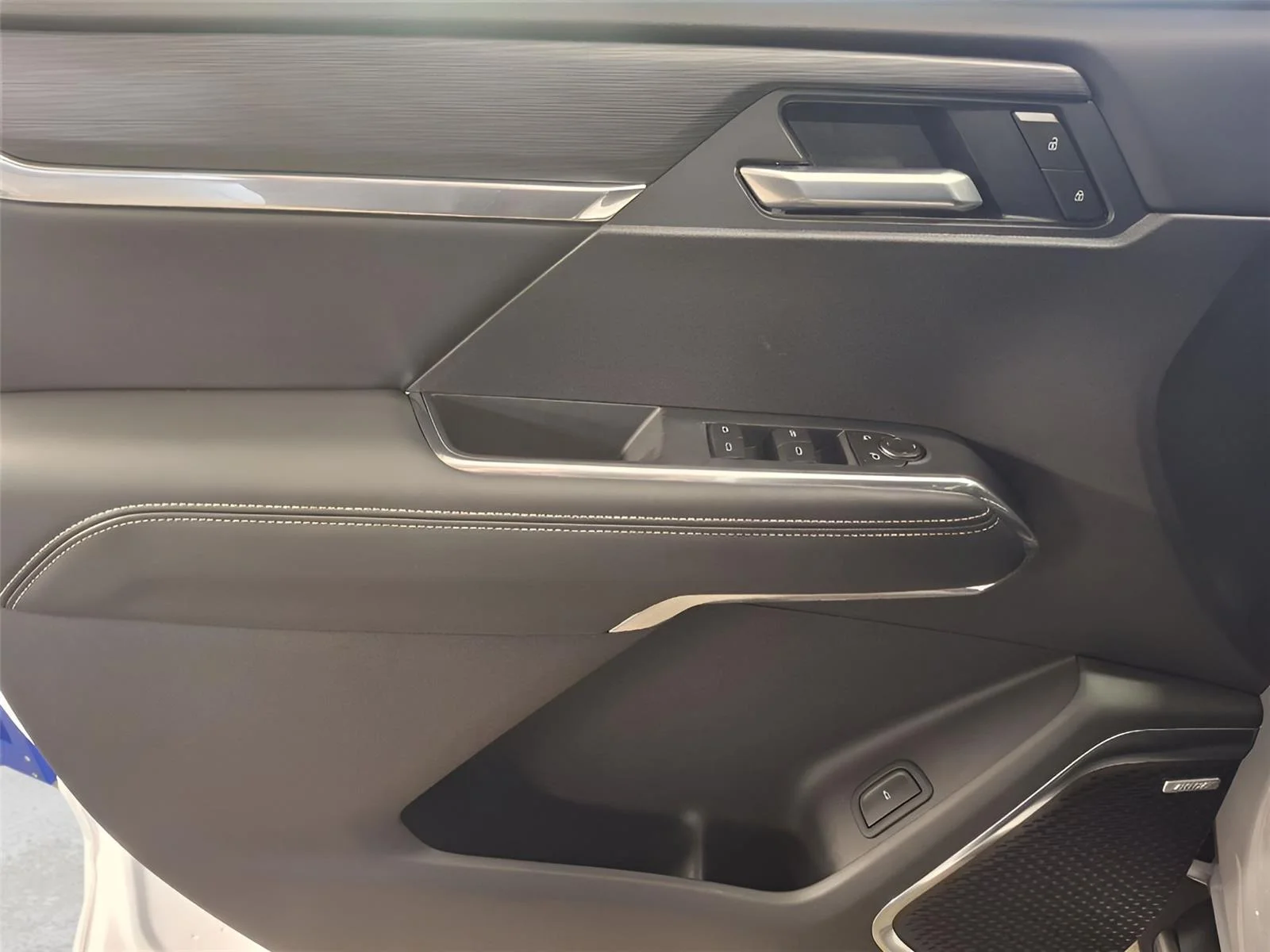 Used 2026 Summit White GMC AWD Elevation image 16