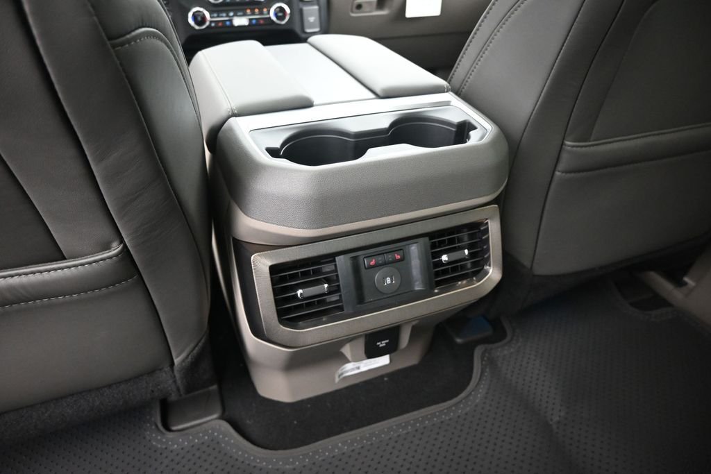 New 2026 Star White Metallic Tri-Coat Ford Platinum image 21