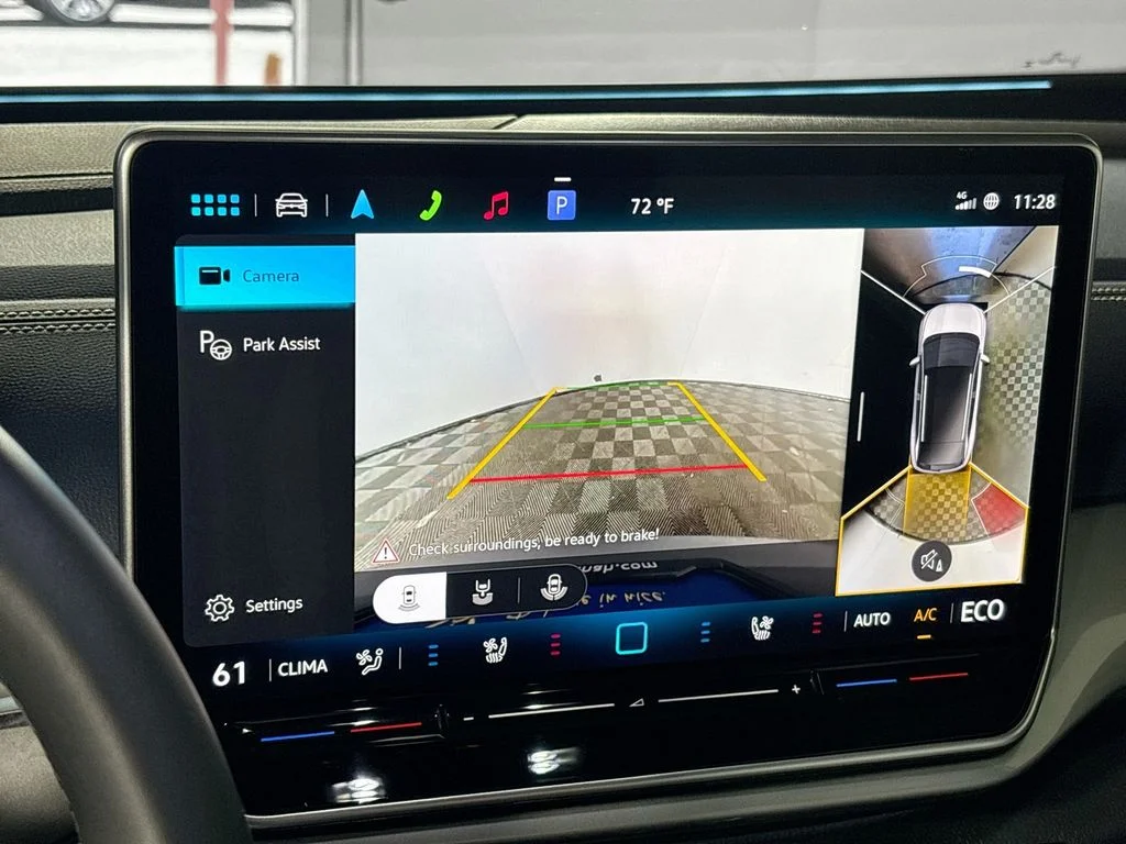 Certified Used 2025  Volkswagen Pro S Plus image 17