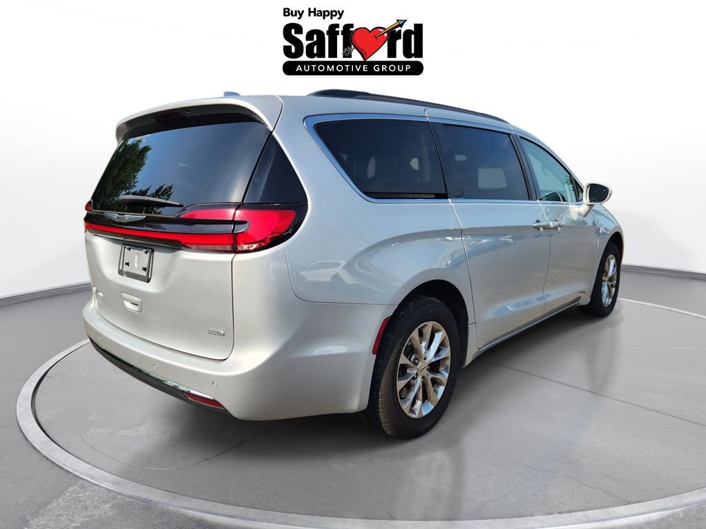 Used 2022 Silver Chrysler Touring L image 8