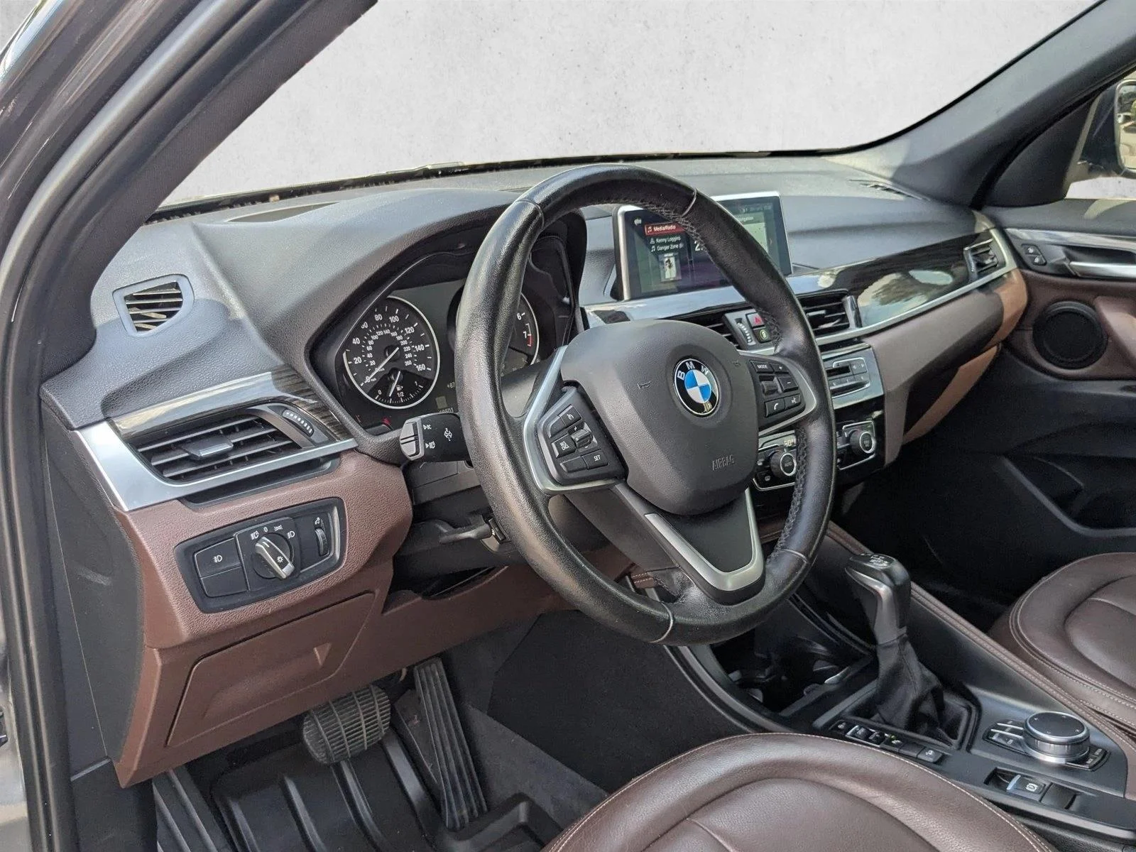Used 2018 Alpine White BMW xDrive28i image 10