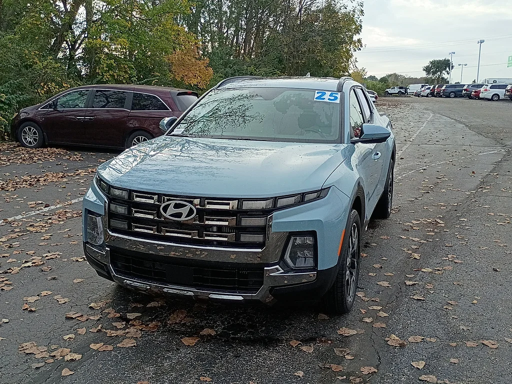 Used 2025 Blue Stone Pearl Hyundai Limited image 7