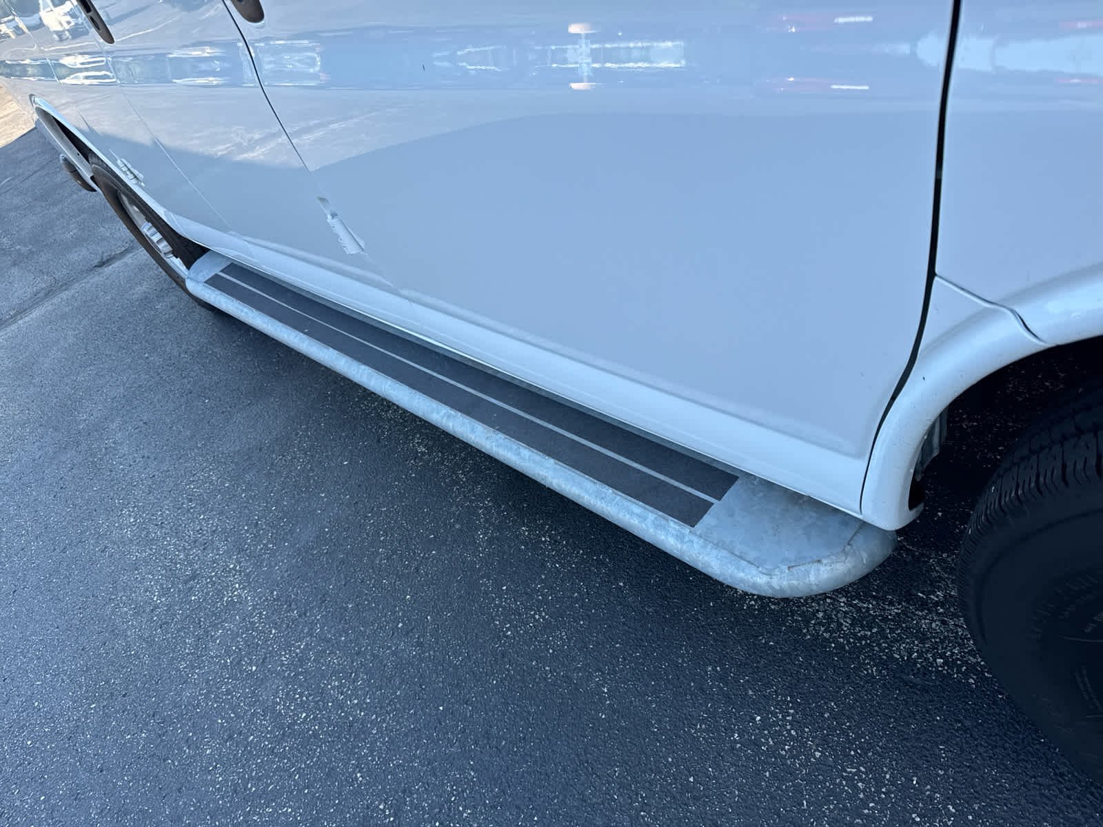 2024 GMC Savana Cargo Work Van - Photo 15