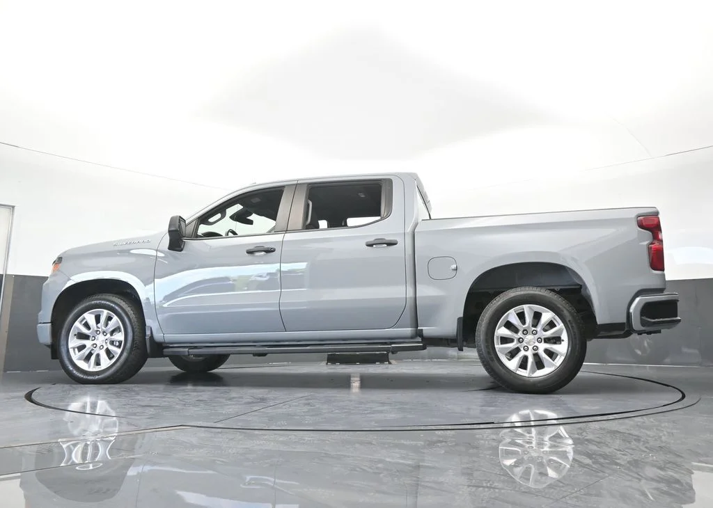 Used 2024 Slate Gray Metallic Chevrolet Custom image 60