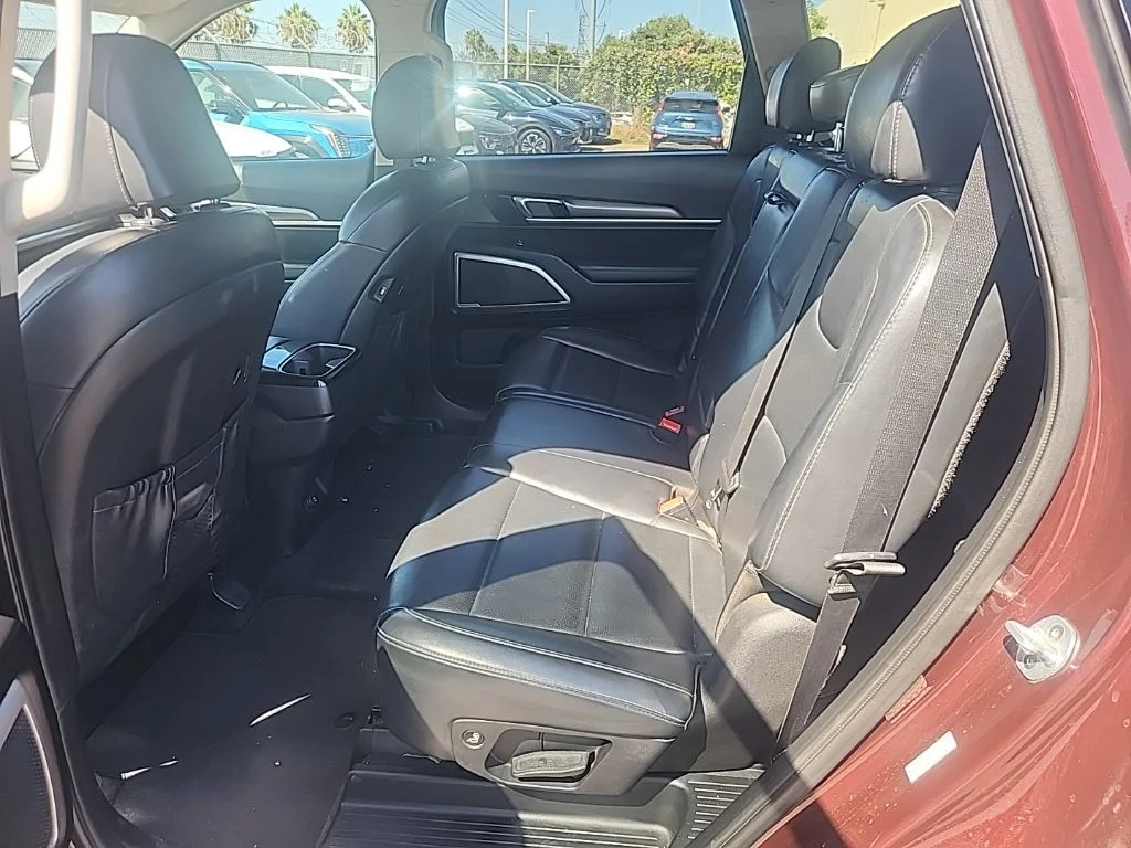 Used 2020 Purple Kia LX image 19