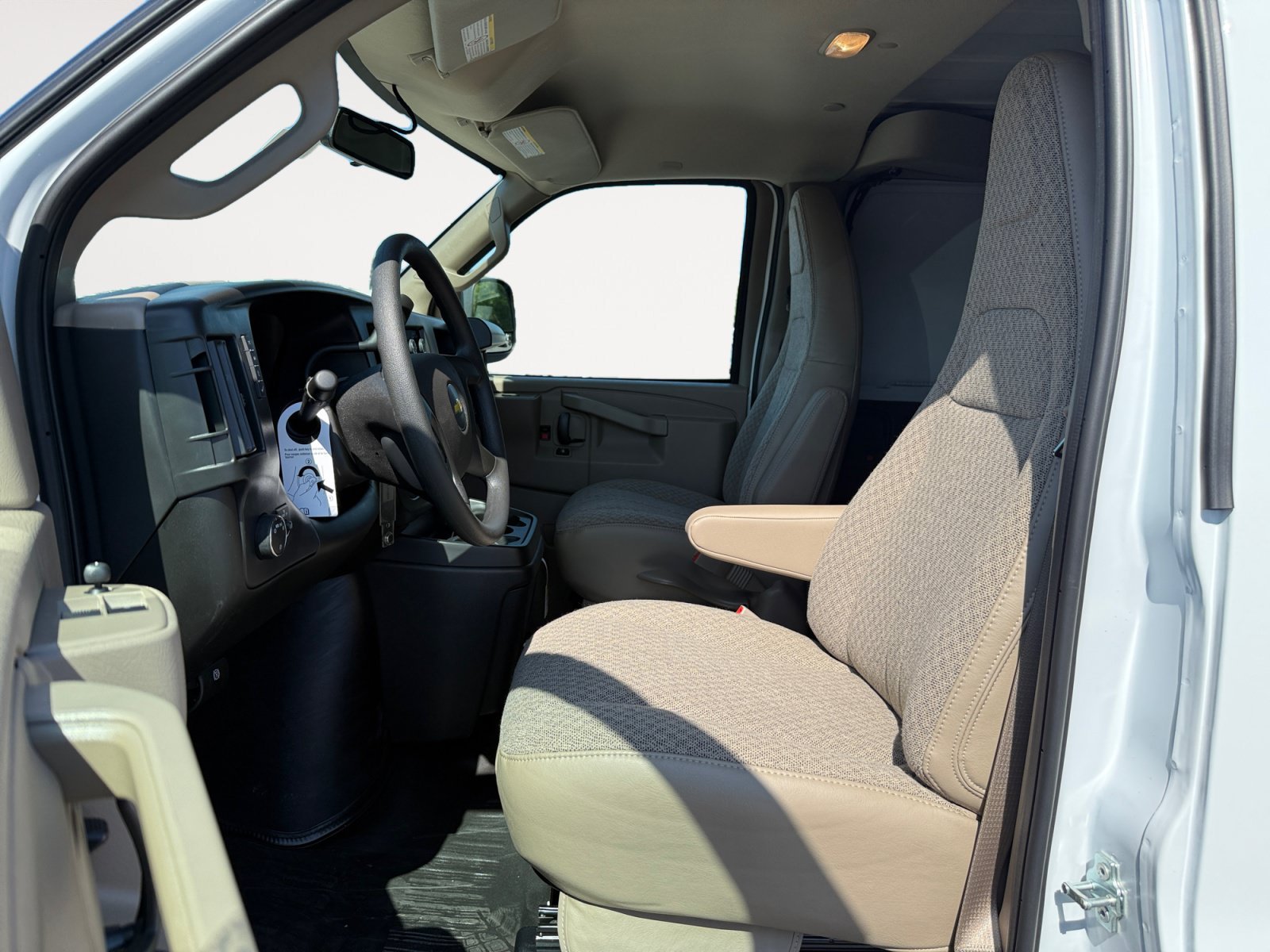 2026 Chevrolet Express Cargo Work Van - Photo 10